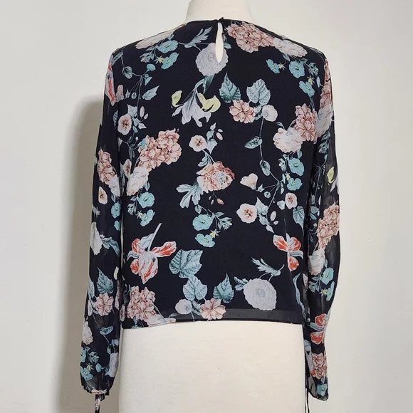 Vince Camuto Black Floral Blouse Size Medium - Picture 6 of 7